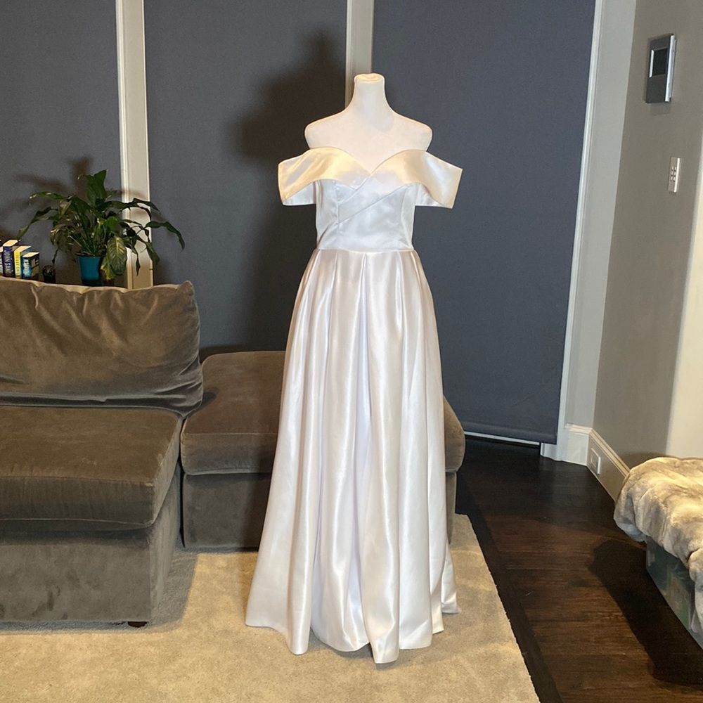 Women’s Beautiful White Off the Shoulder Party Wedding Dress Corset Back Size 10 - Picture 1 of 12